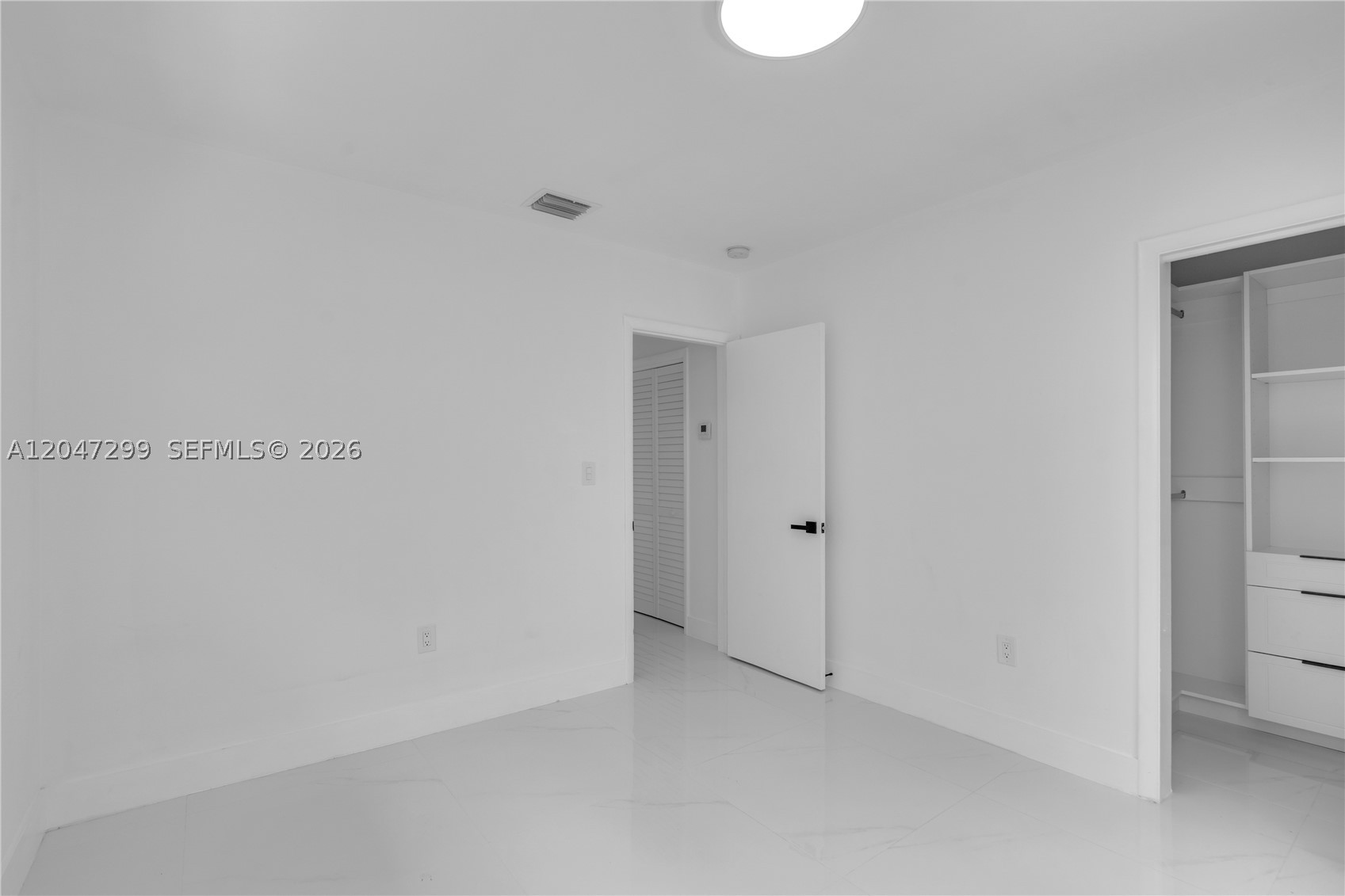 SOUTH BAY ESTATES - Residential Lease