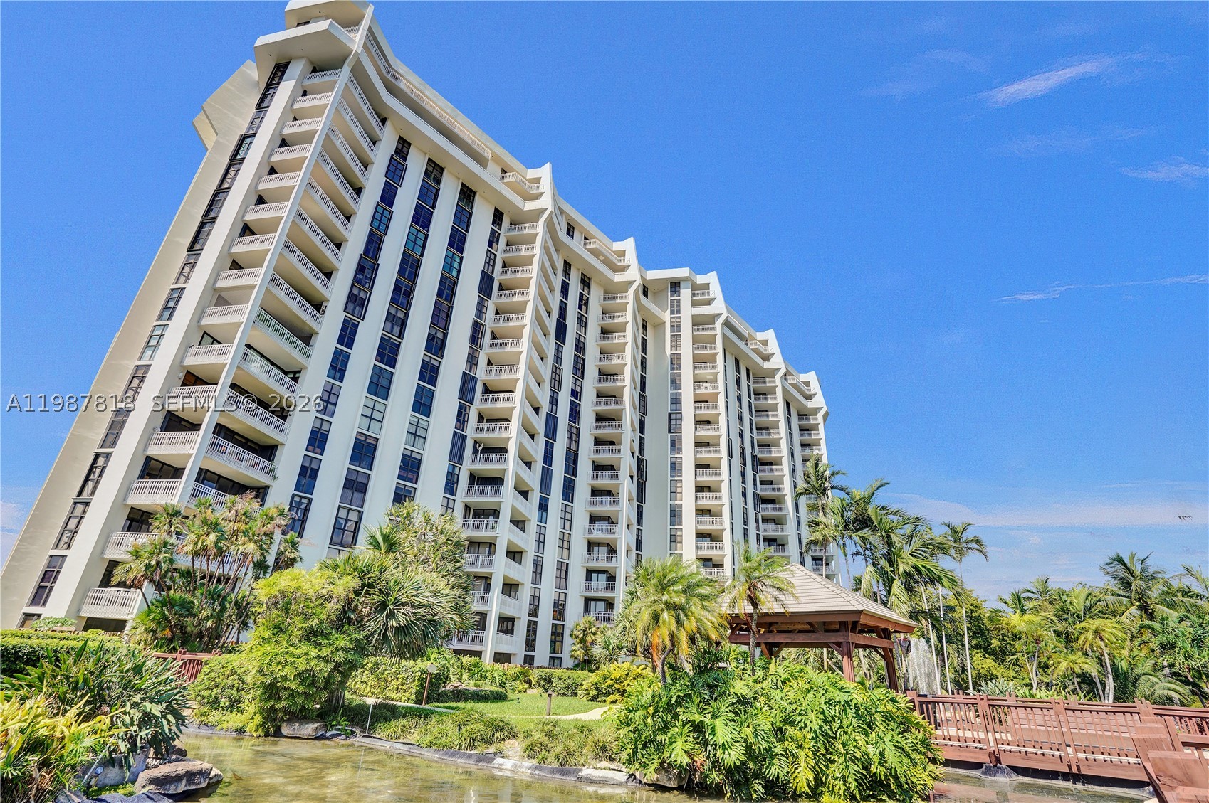 TOWERS OF QUAYSIDE CONDO - Residential