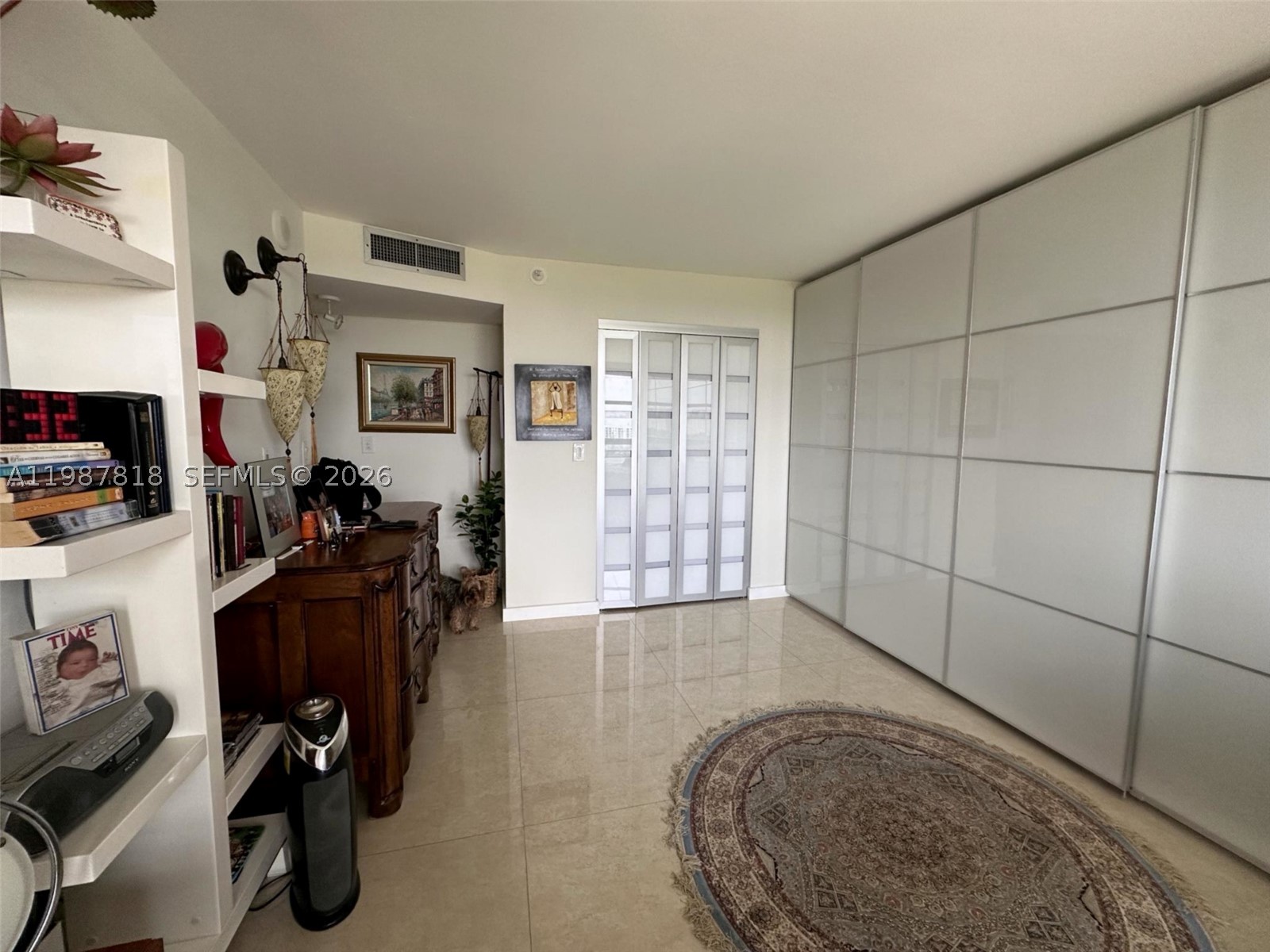 TOWERS OF QUAYSIDE CONDO - Residential