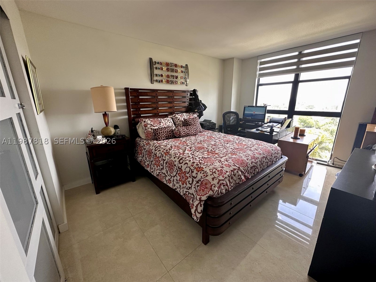 TOWERS OF QUAYSIDE CONDO - Residential