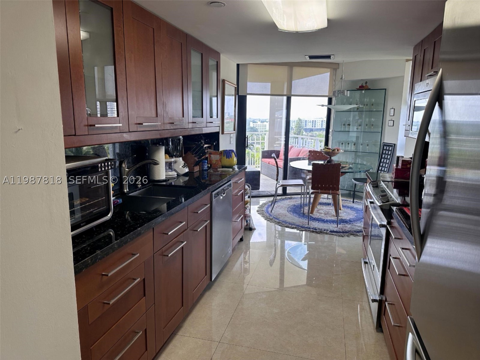 TOWERS OF QUAYSIDE CONDO - Residential