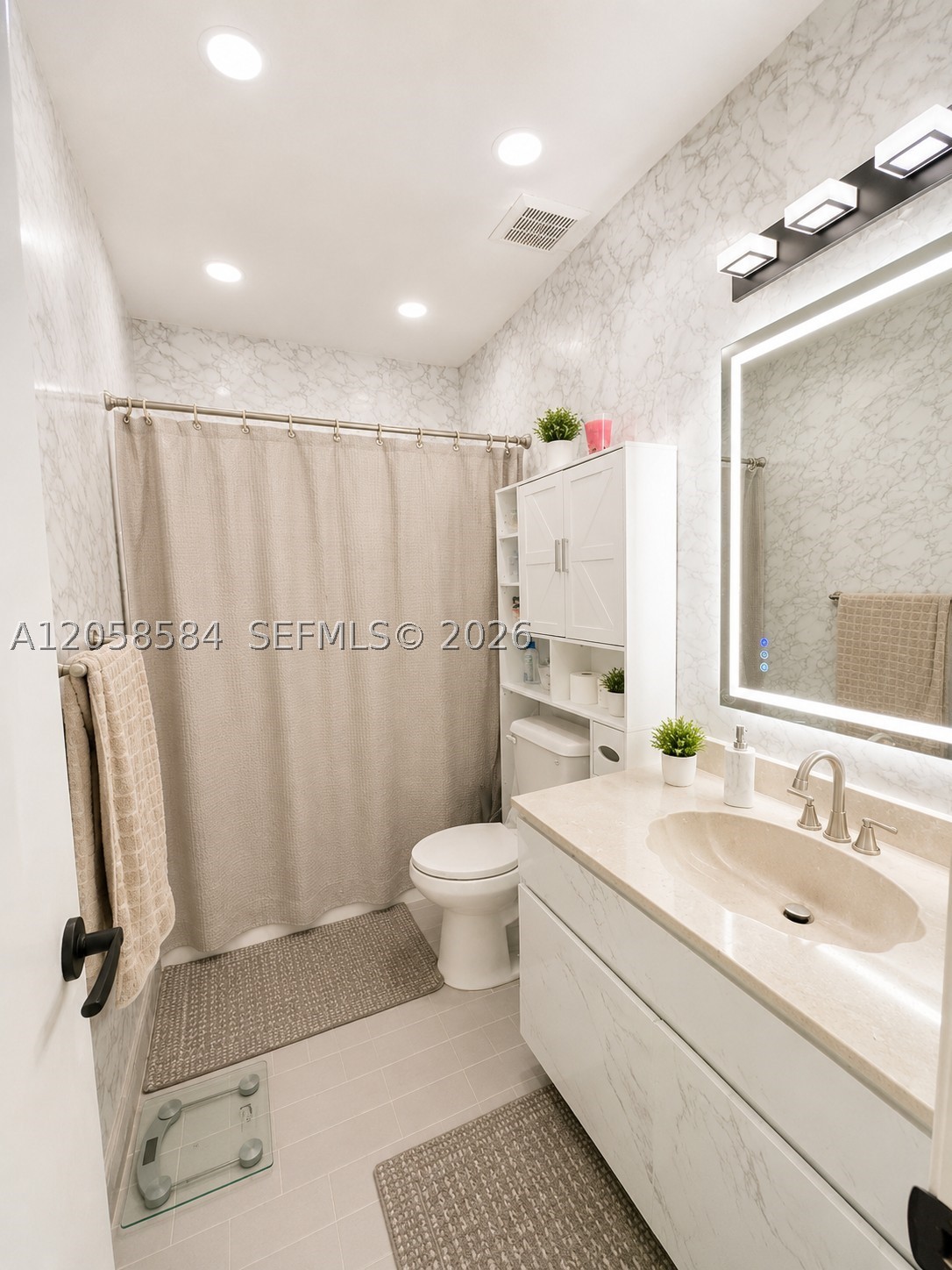 SUNRISE POINT CONDO BLDG - Residential