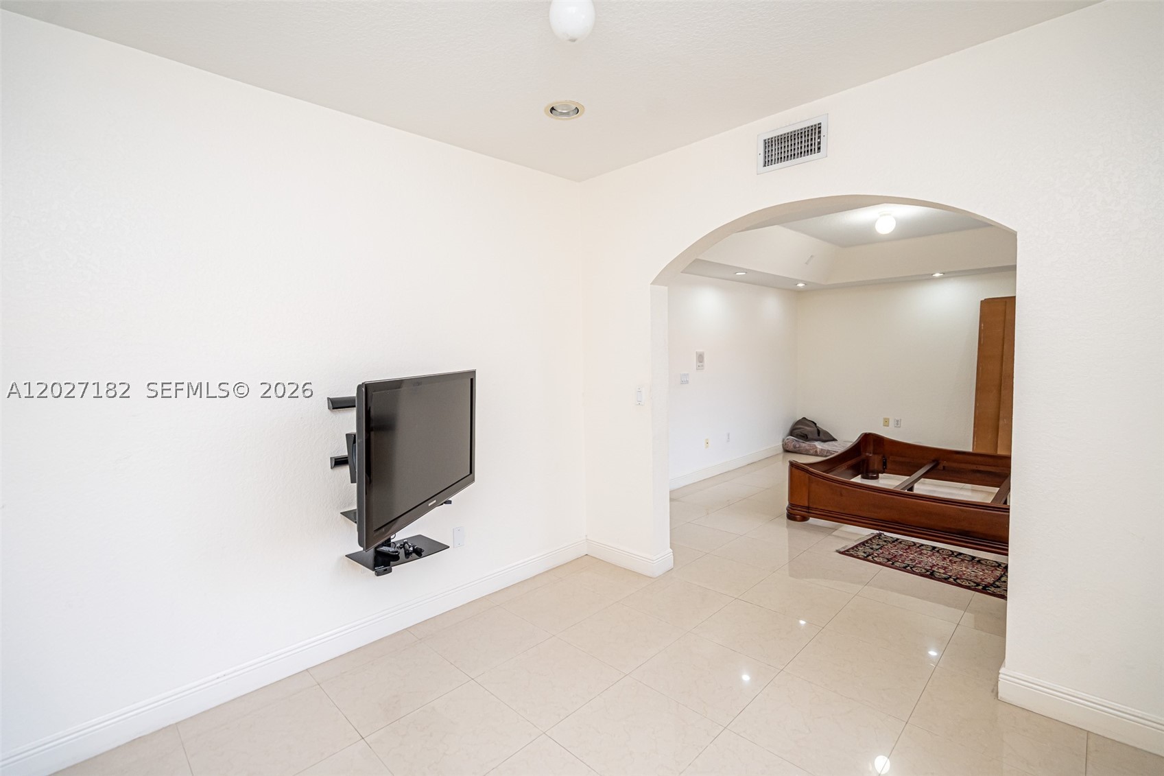 ANCHORAGE AT MIAMI LAKES - Residential