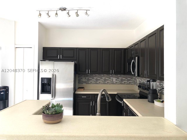 KENDALL VILLAGE TOWNVILLA - Residential