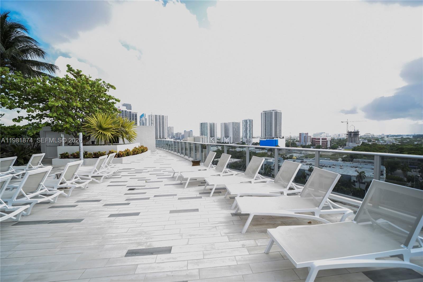 ARIA ON THE BAY CONDO - Residential