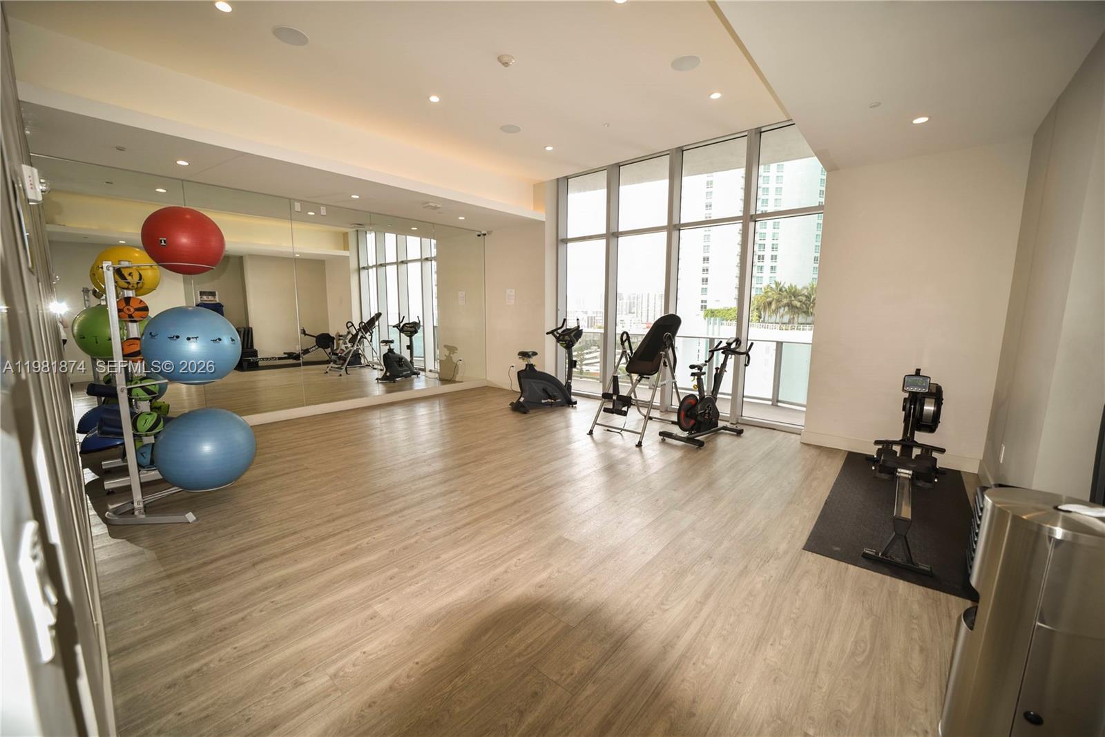 ARIA ON THE BAY CONDO - Residential