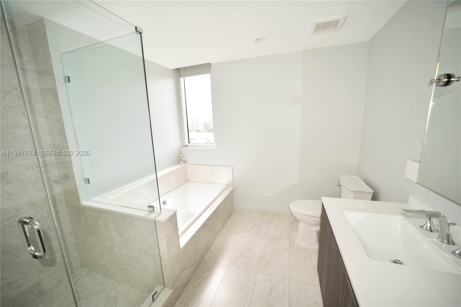 ARIA ON THE BAY CONDO - Residential