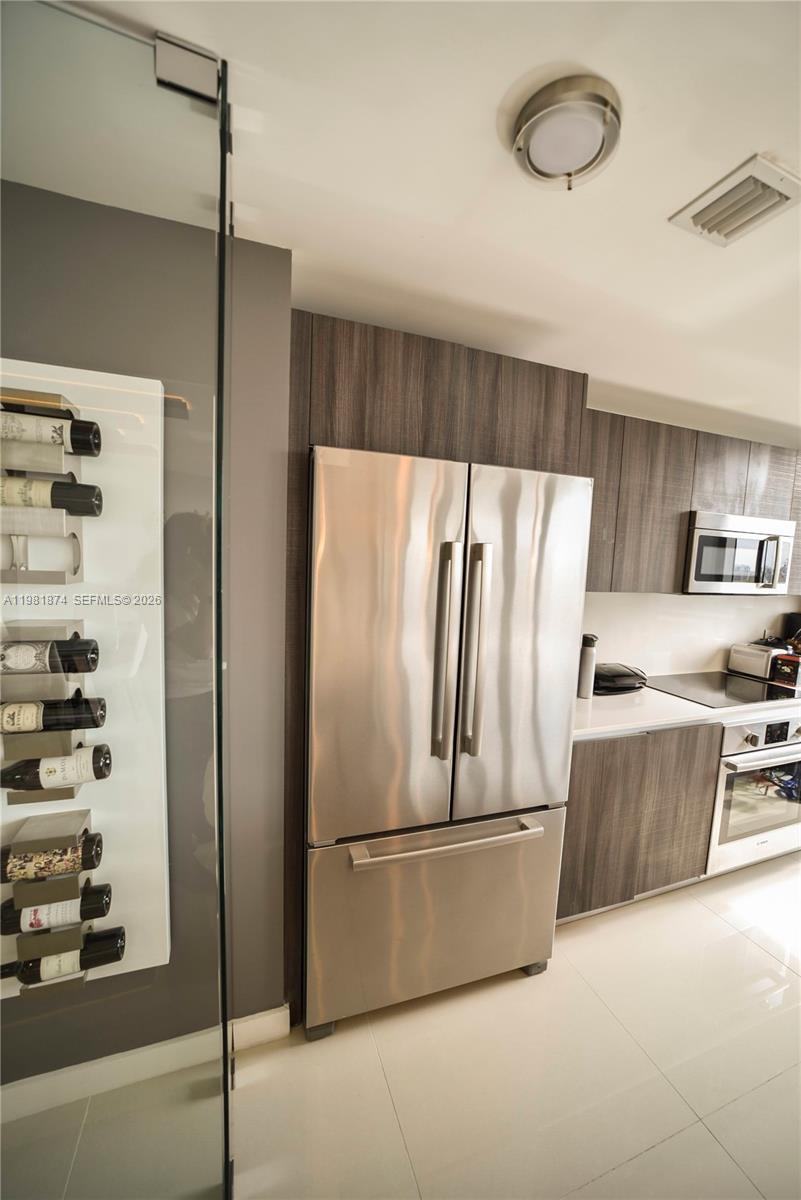ARIA ON THE BAY CONDO - Residential