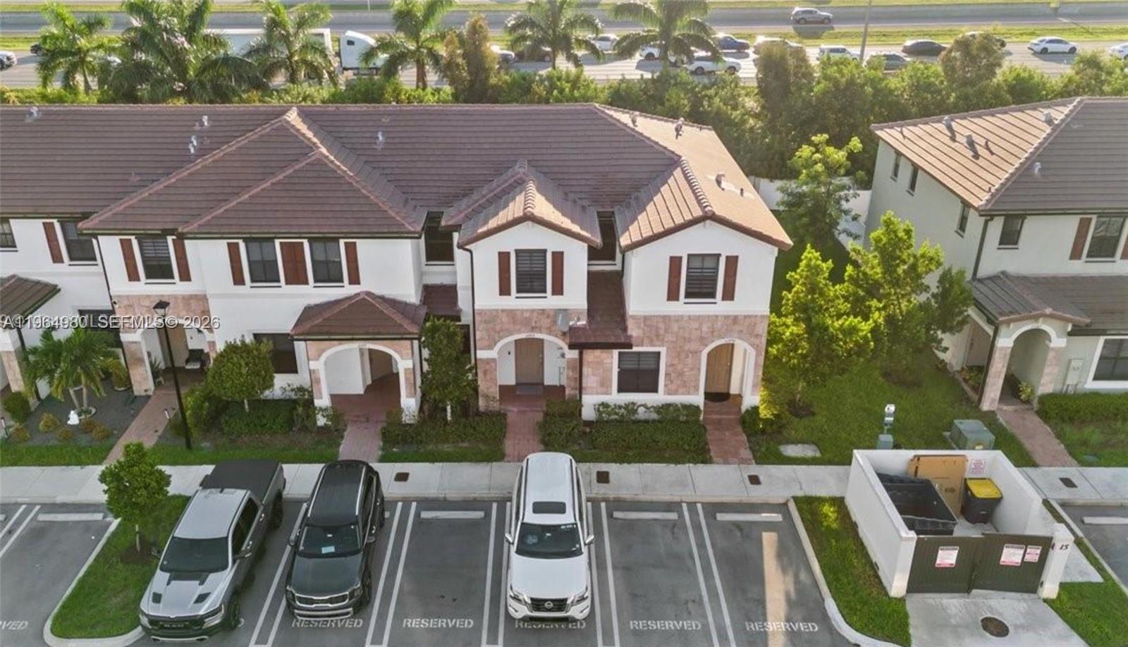 AQUABELLA NORTH REPLAT - Residential Lease