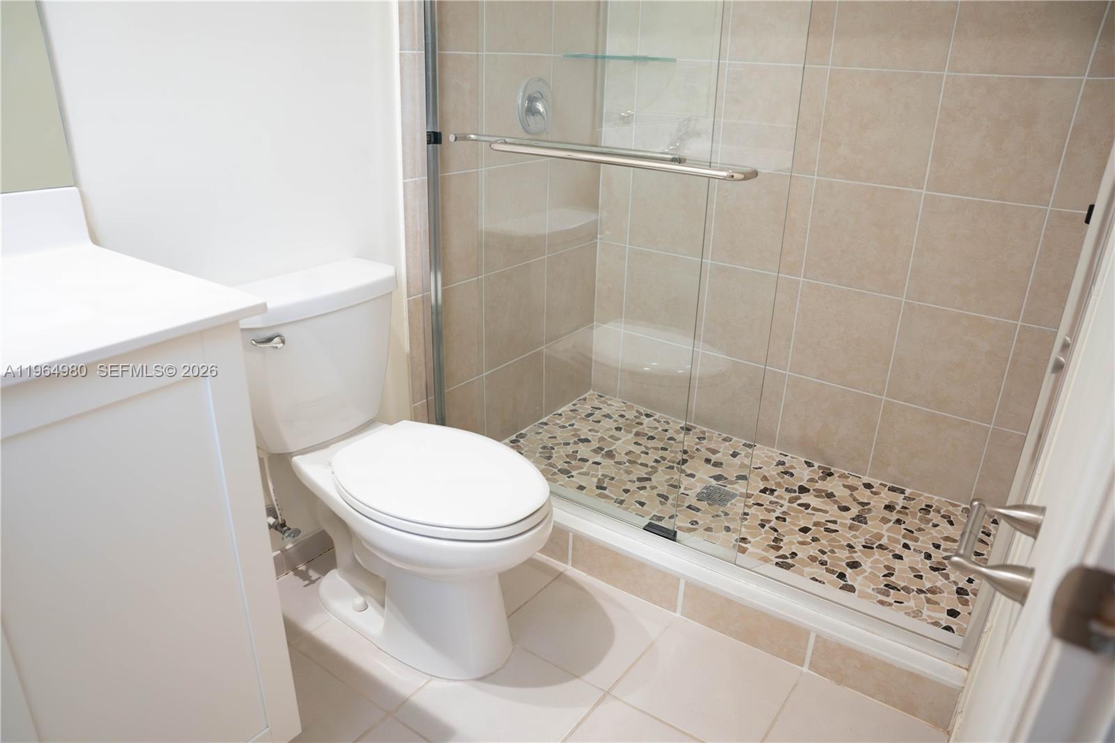 AQUABELLA NORTH REPLAT - Residential Lease