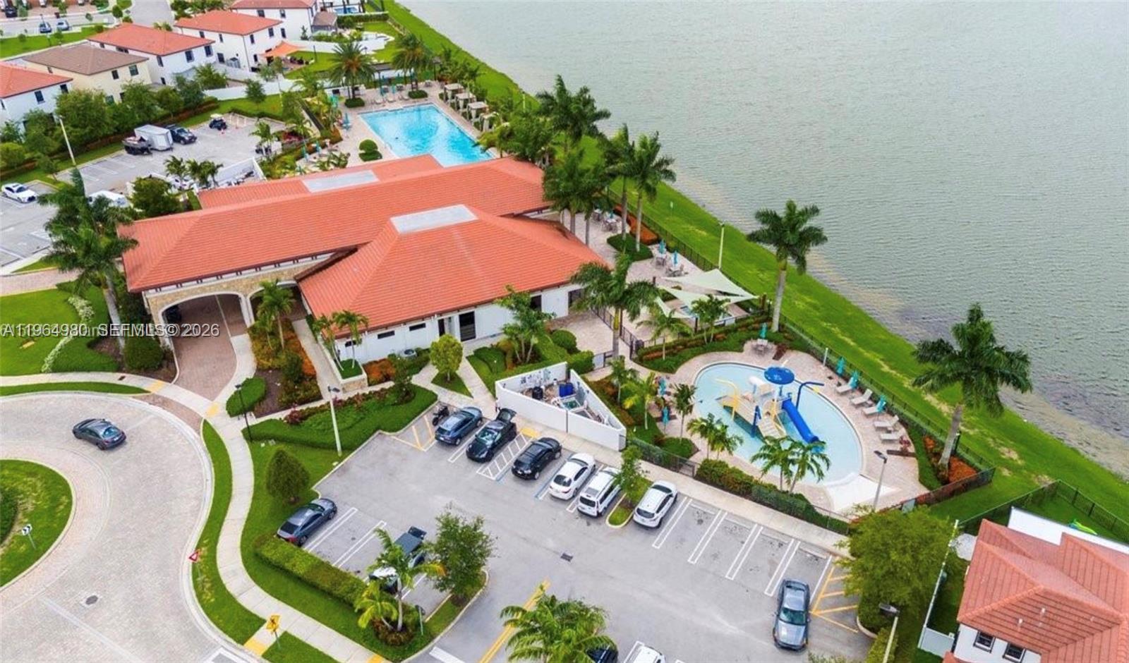 AQUABELLA NORTH REPLAT - Residential Lease