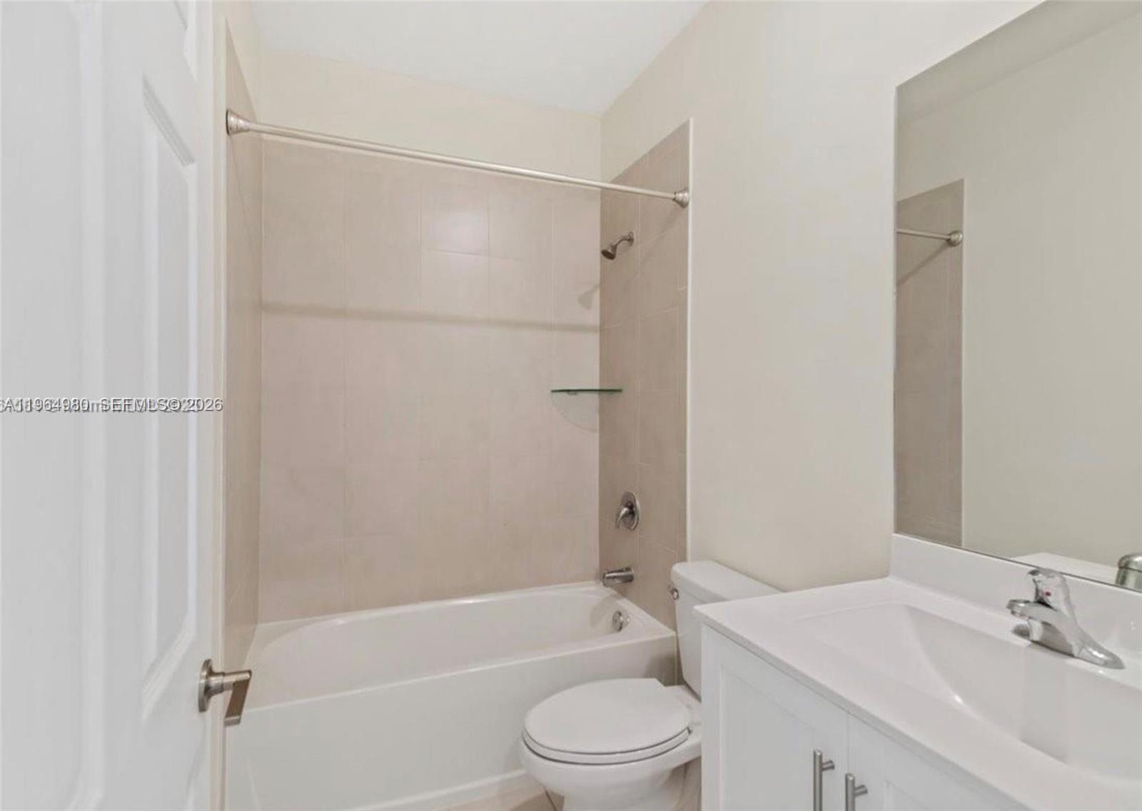 AQUABELLA NORTH REPLAT - Residential Lease