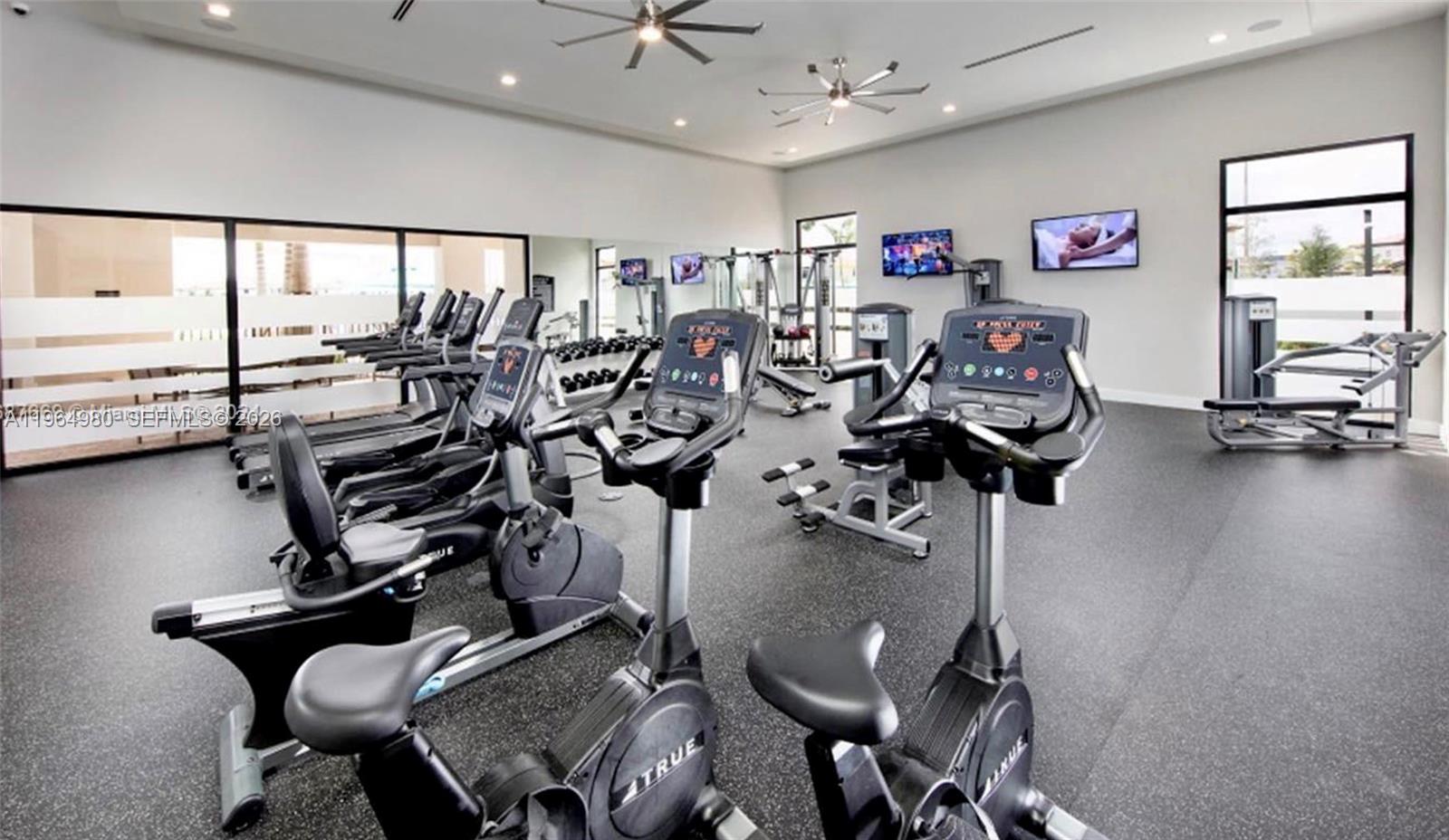 AQUABELLA NORTH REPLAT - Residential Lease