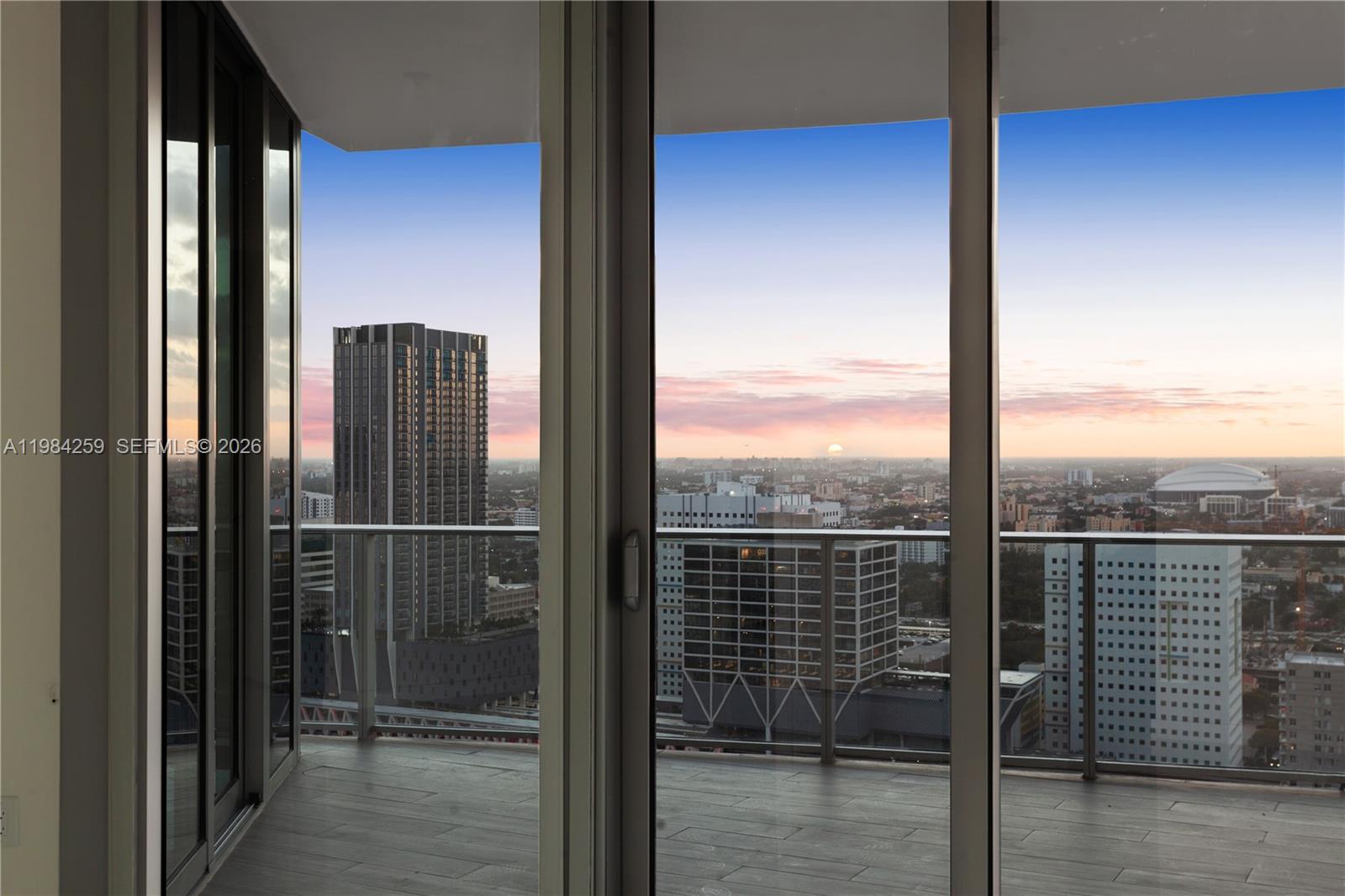 PARAMOUNT MIAMI WORLDCENT - Residential Lease