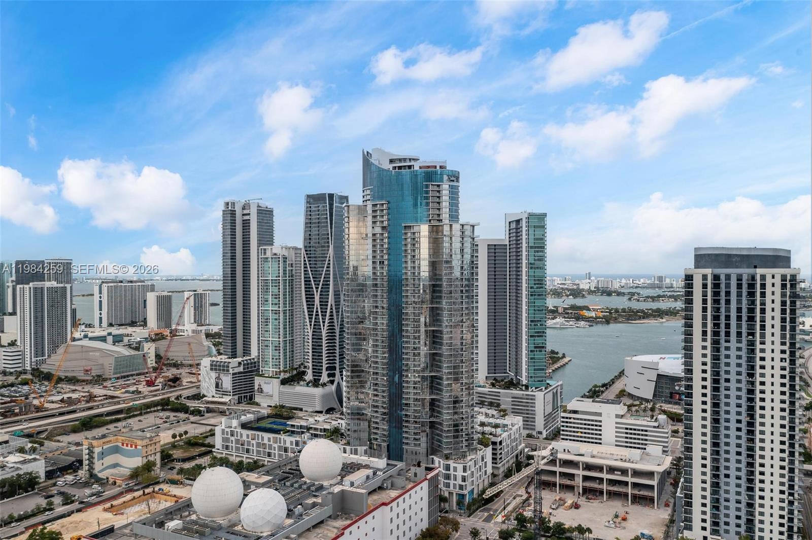 PARAMOUNT MIAMI WORLDCENT - Residential Lease