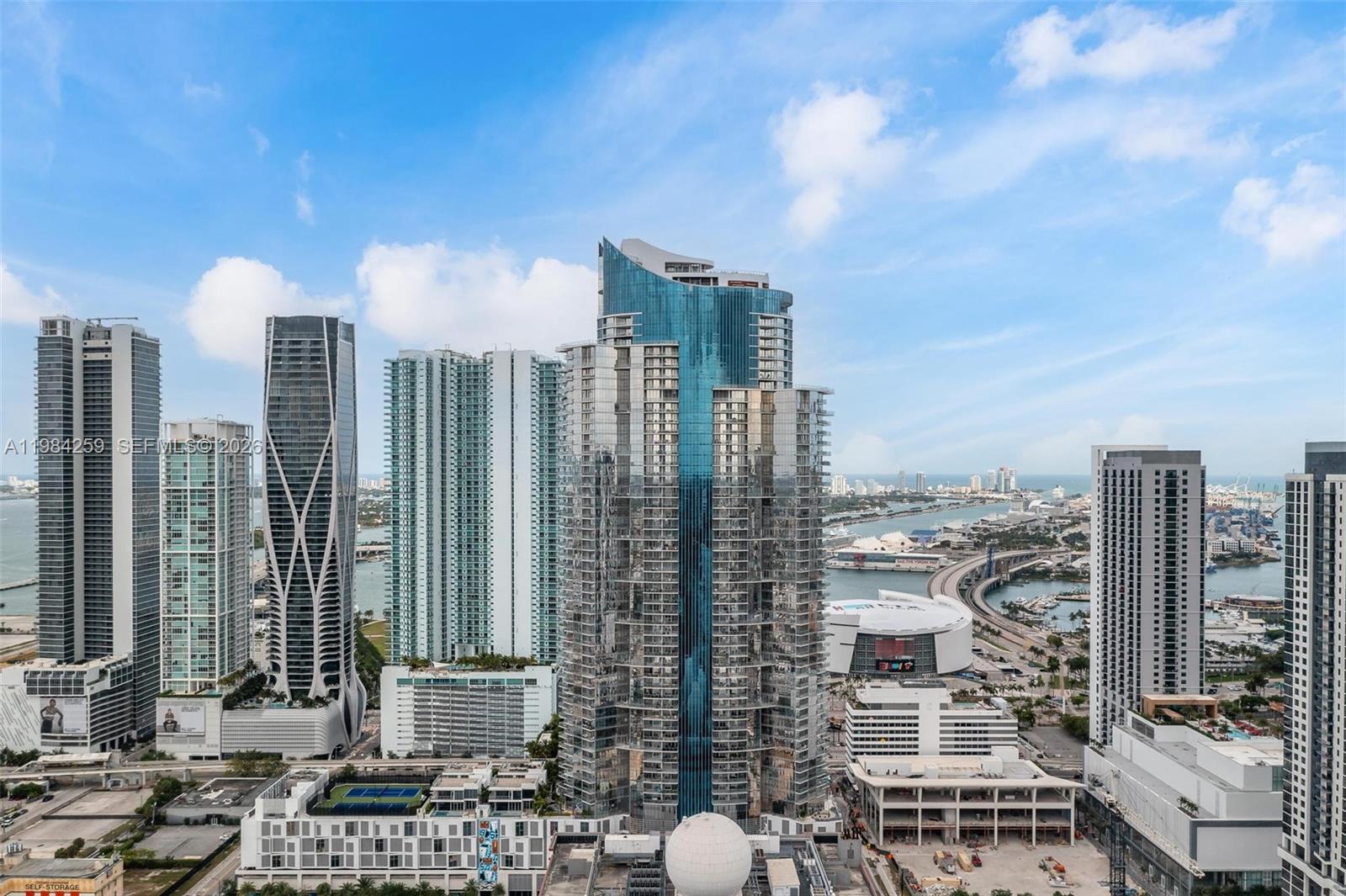 PARAMOUNT MIAMI WORLDCENT - Residential Lease