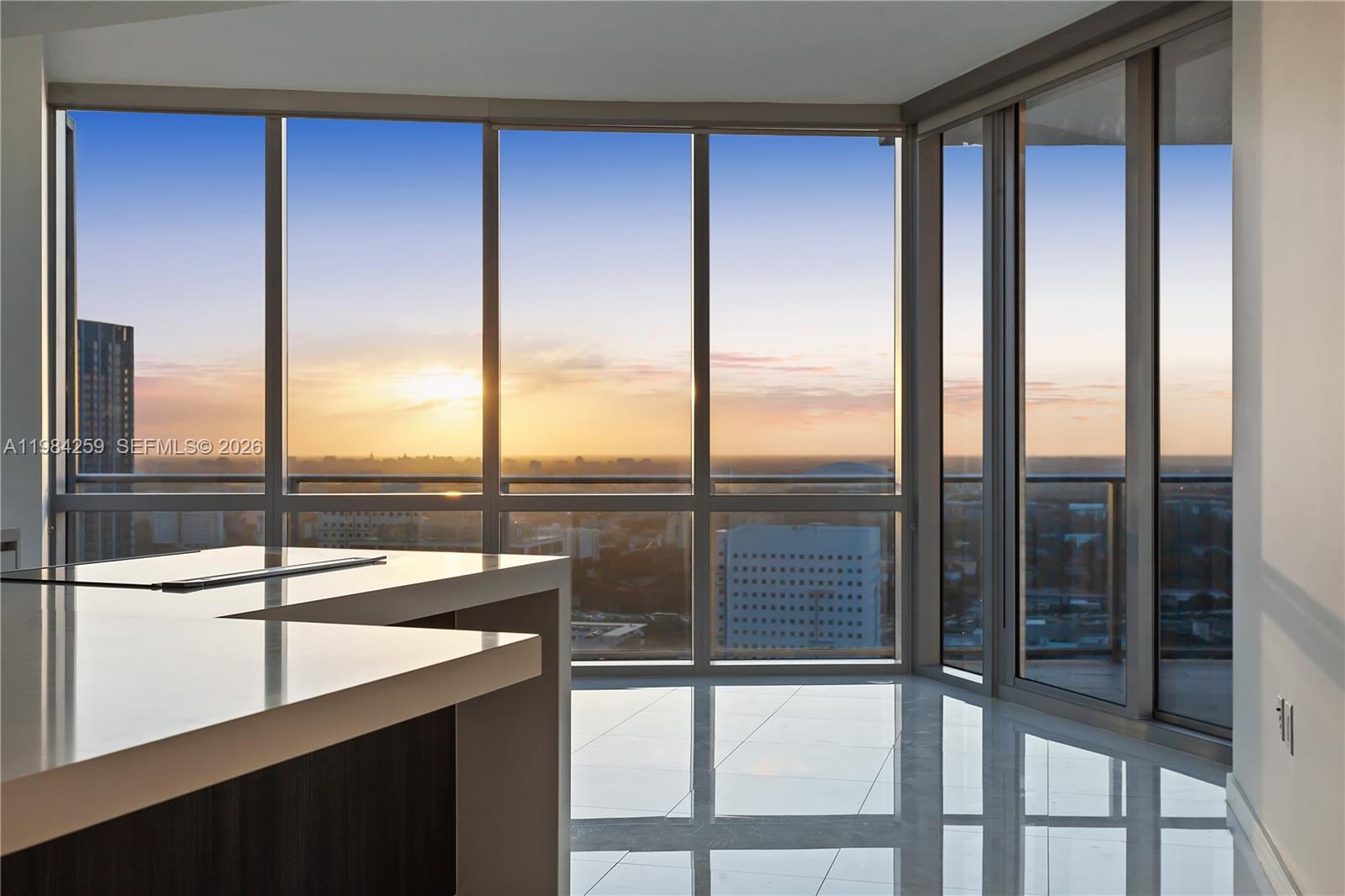 PARAMOUNT MIAMI WORLDCENT - Residential Lease