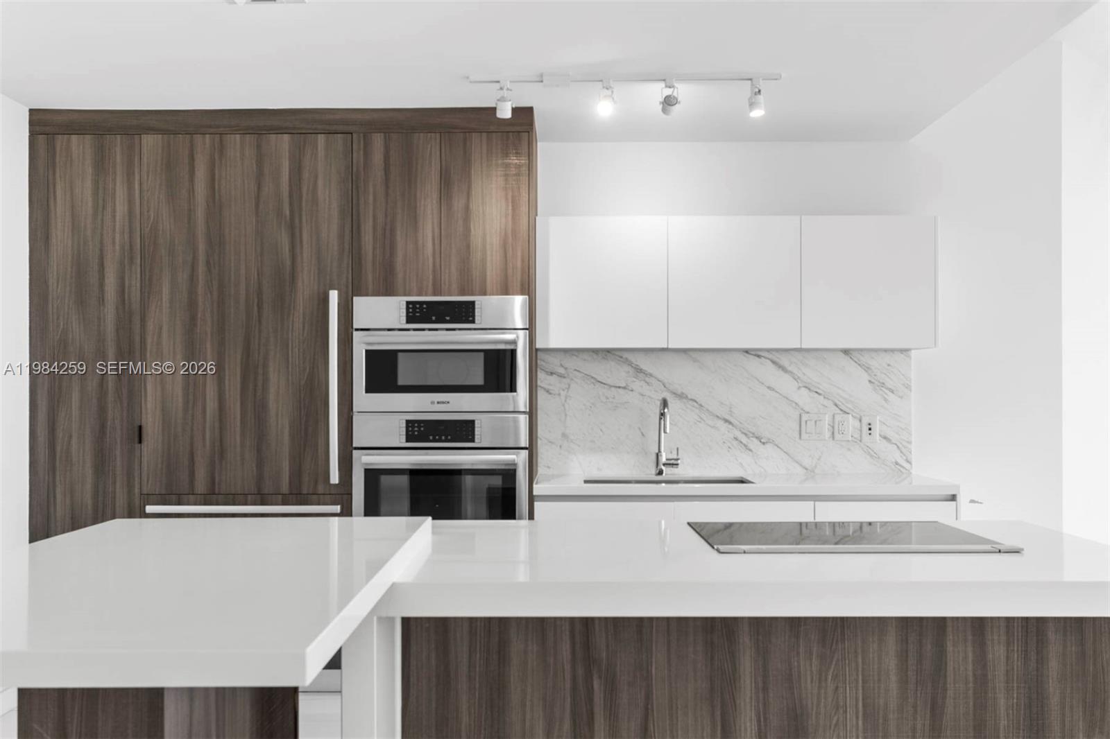 PARAMOUNT MIAMI WORLDCENT - Residential Lease