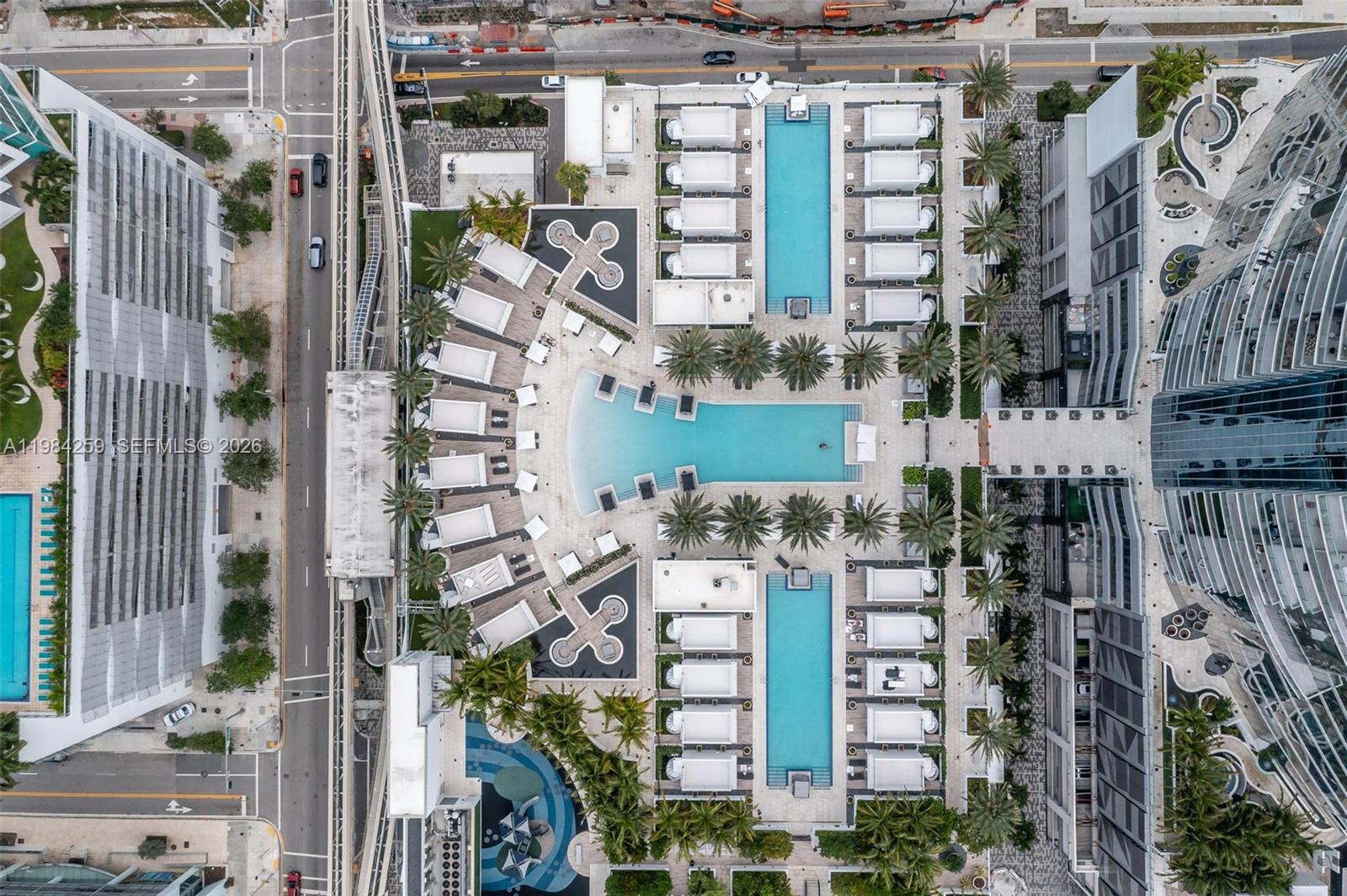 PARAMOUNT MIAMI WORLDCENT - Residential Lease