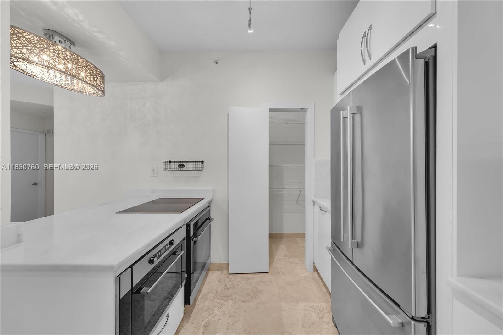 THE VISTAS CONDO - Residential