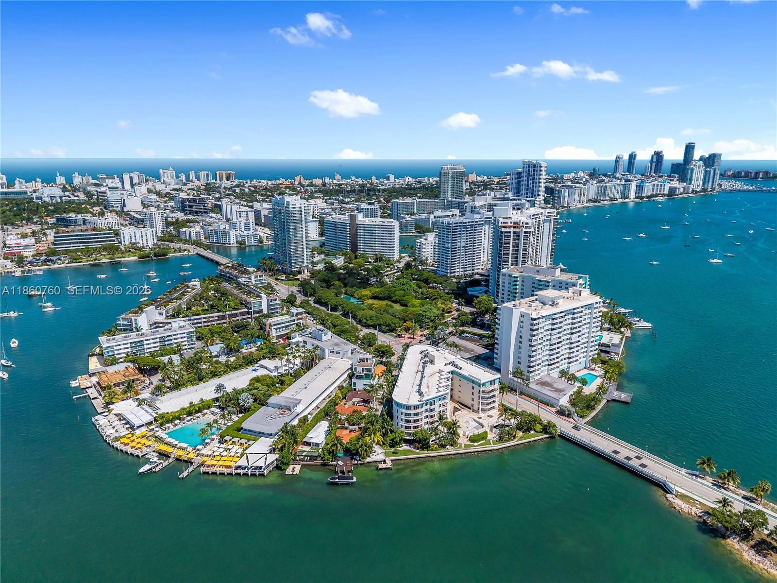 THE VISTAS CONDO - Residential