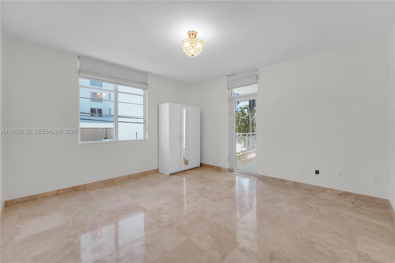 THE VISTAS CONDO - Residential