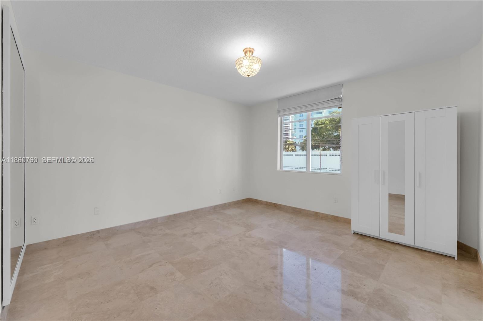 THE VISTAS CONDO - Residential