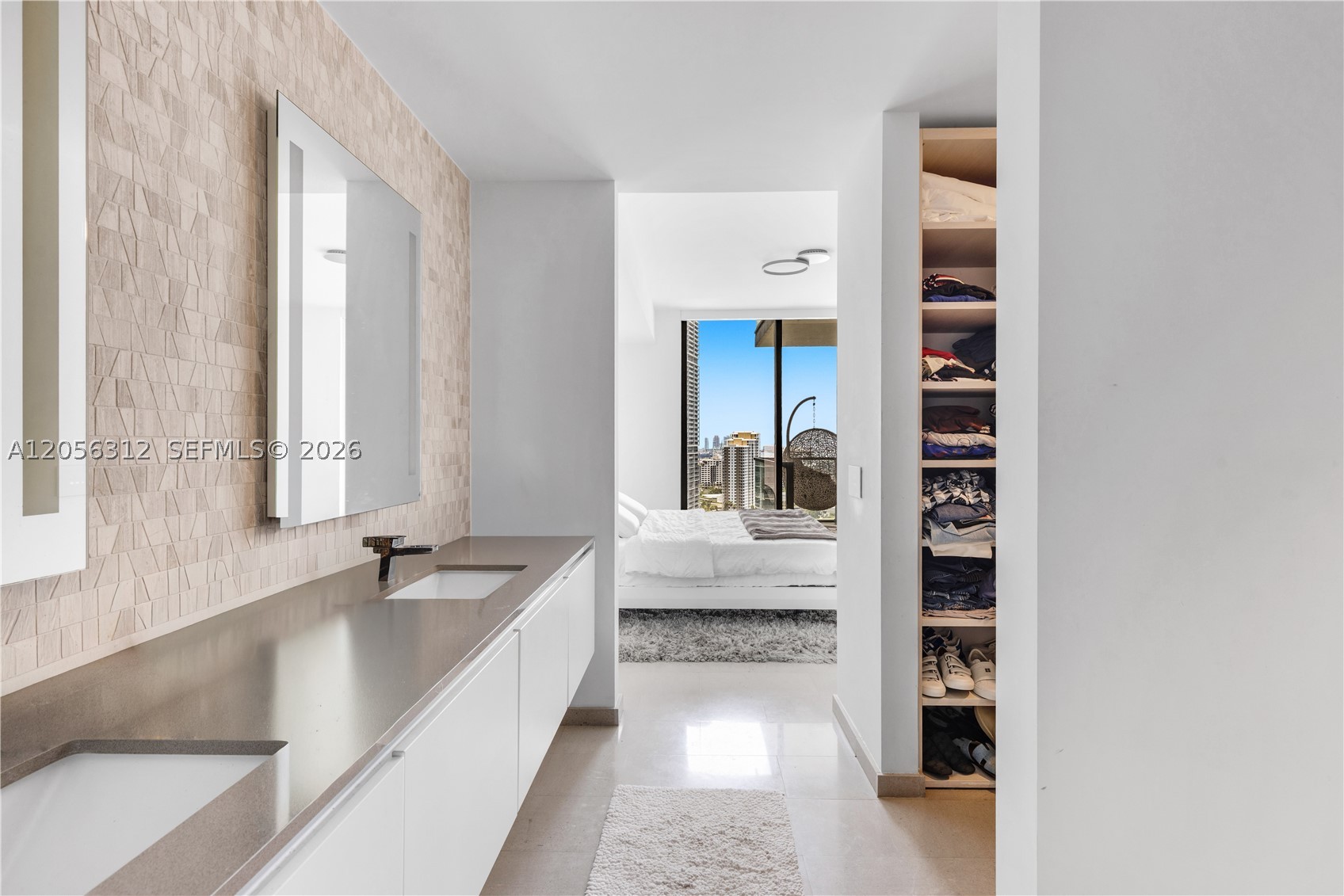 REACH CONDO - Residential