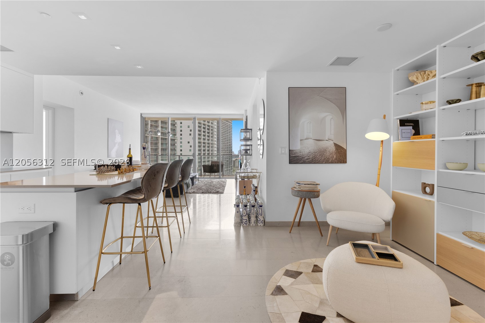 REACH CONDO - Residential