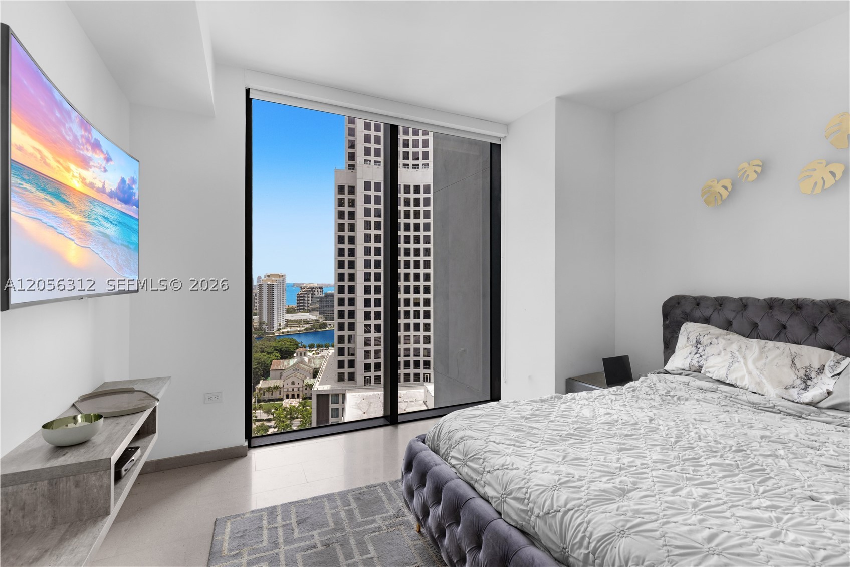 REACH CONDO - Residential