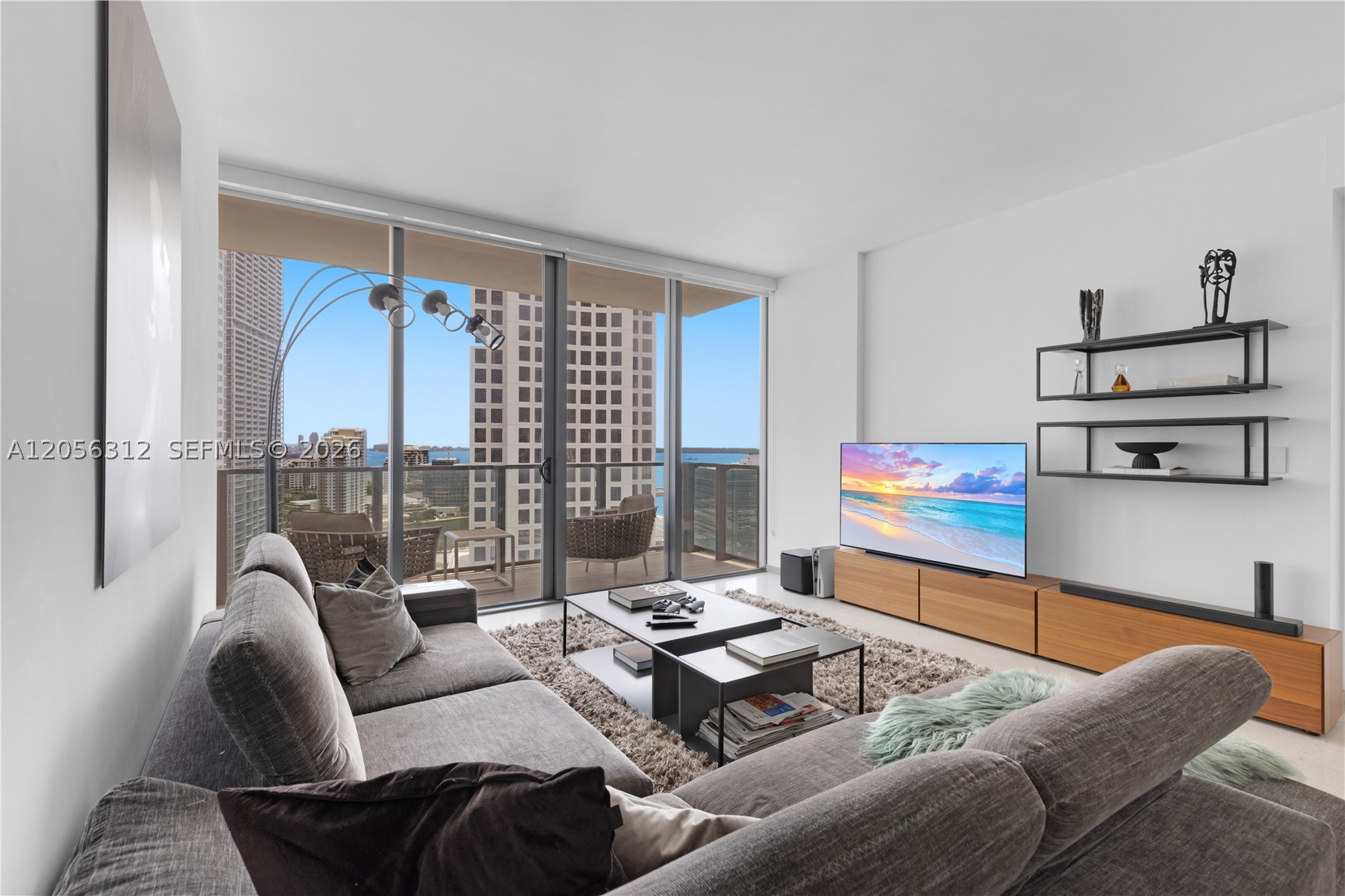 REACH CONDO - Residential