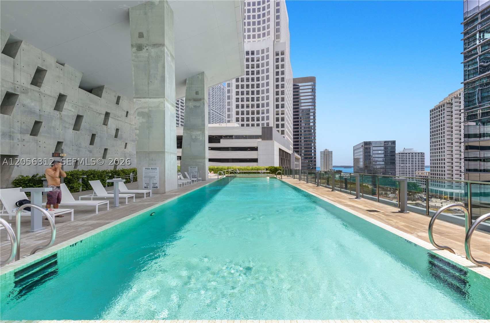 REACH CONDO - Residential