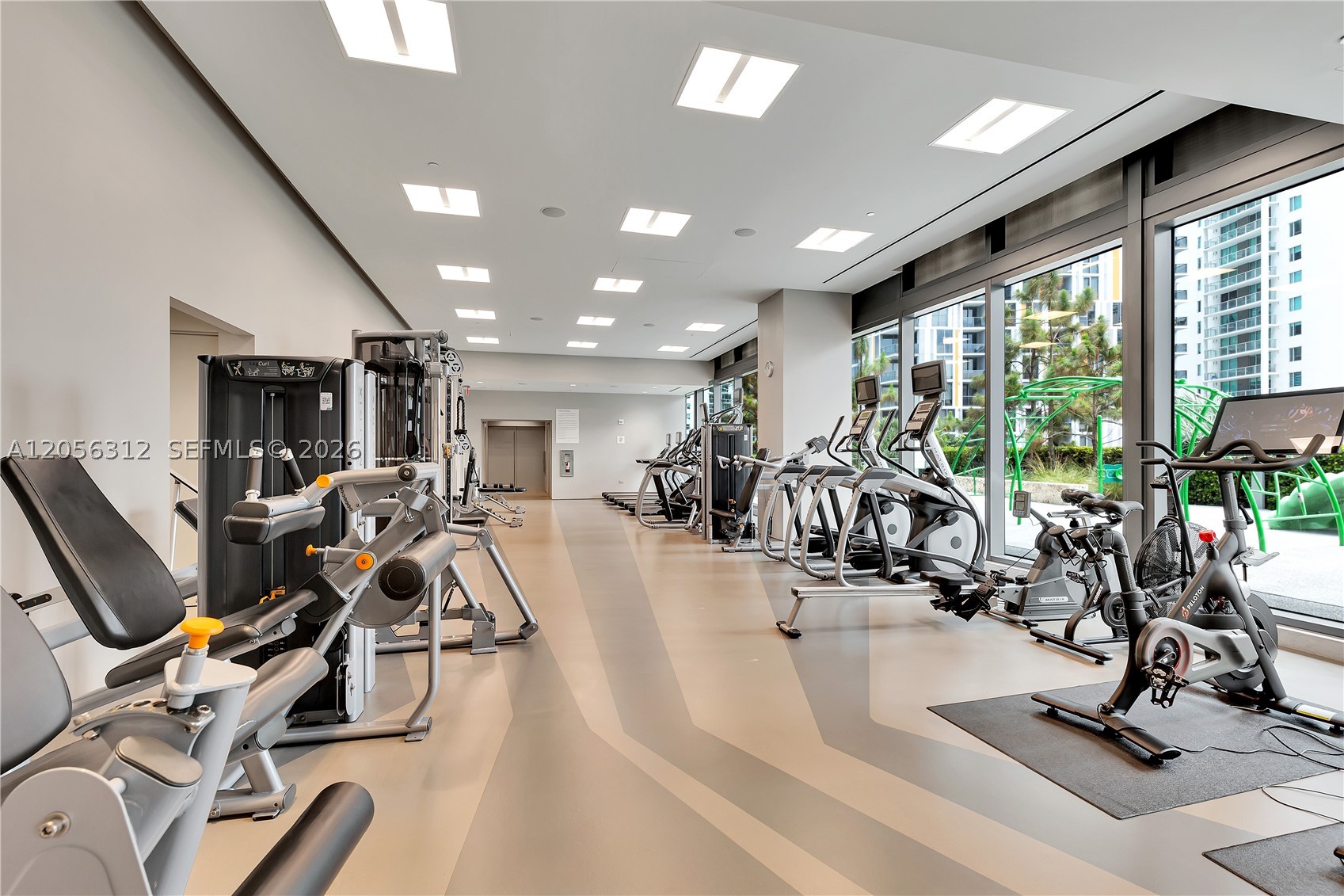 REACH CONDO - Residential