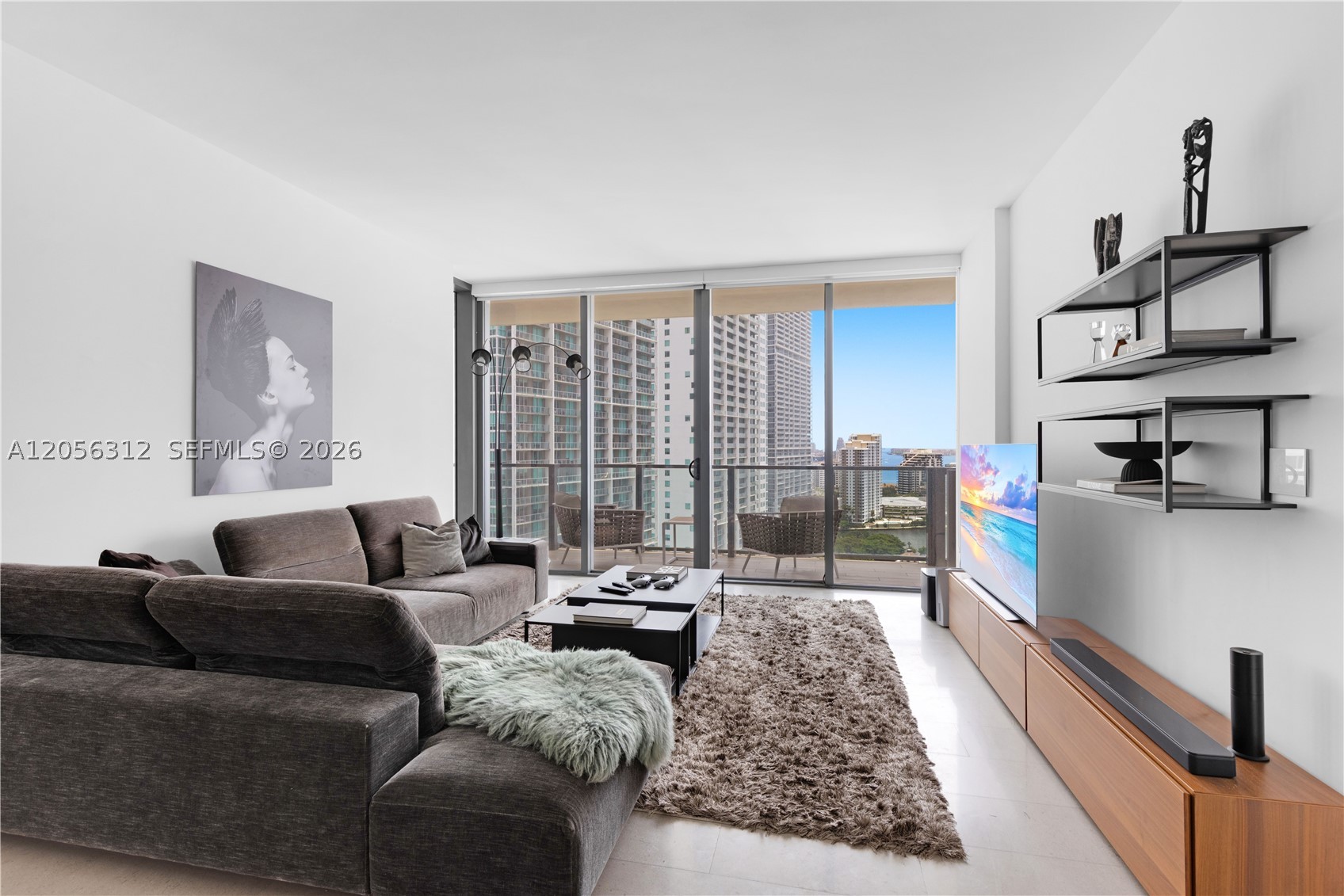 REACH CONDO - Residential