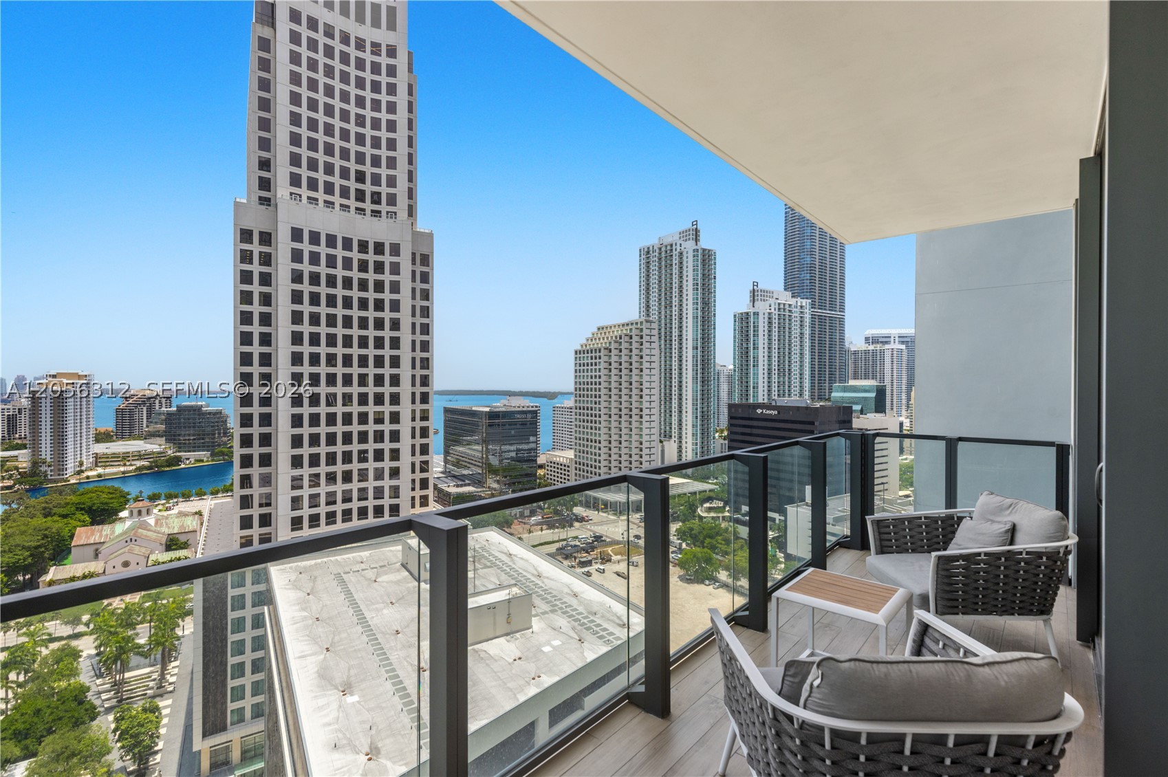 REACH CONDO - Residential