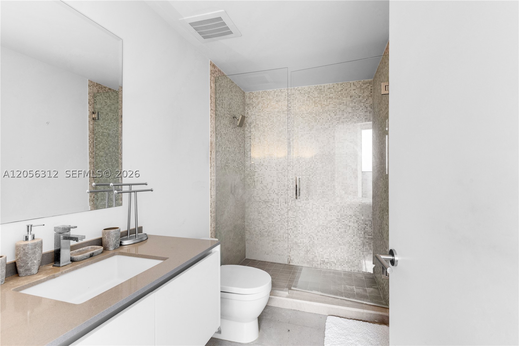 REACH CONDO - Residential