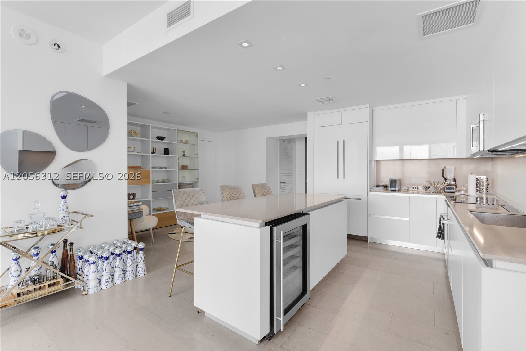 REACH CONDO - Residential