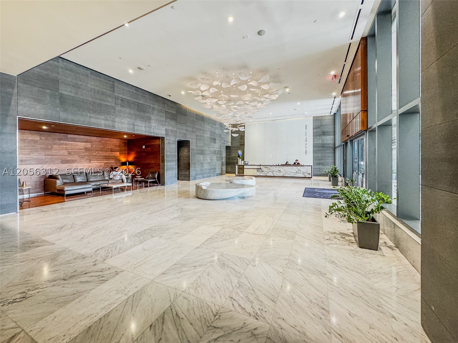 REACH CONDO - Residential