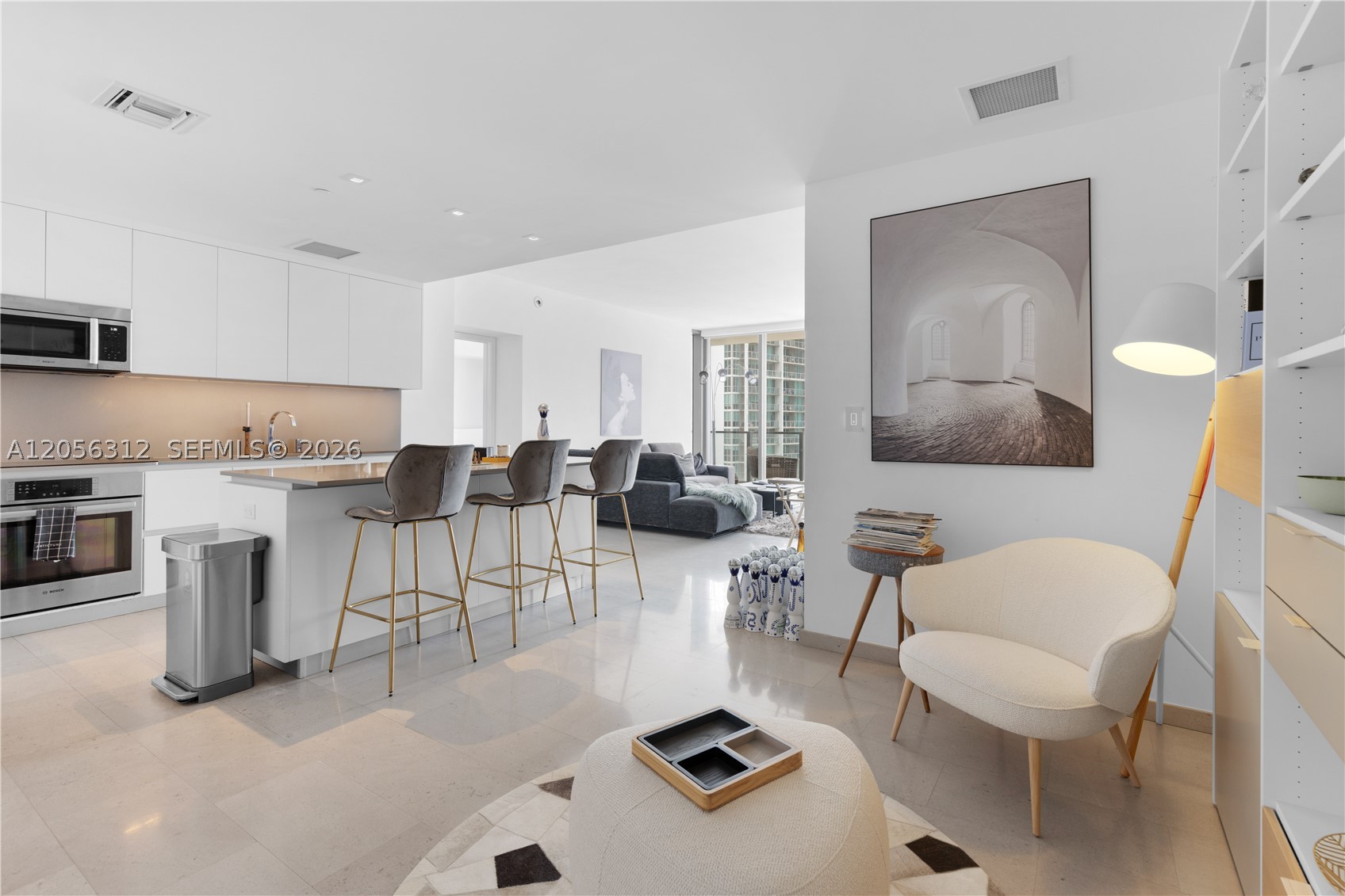 REACH CONDO - Residential