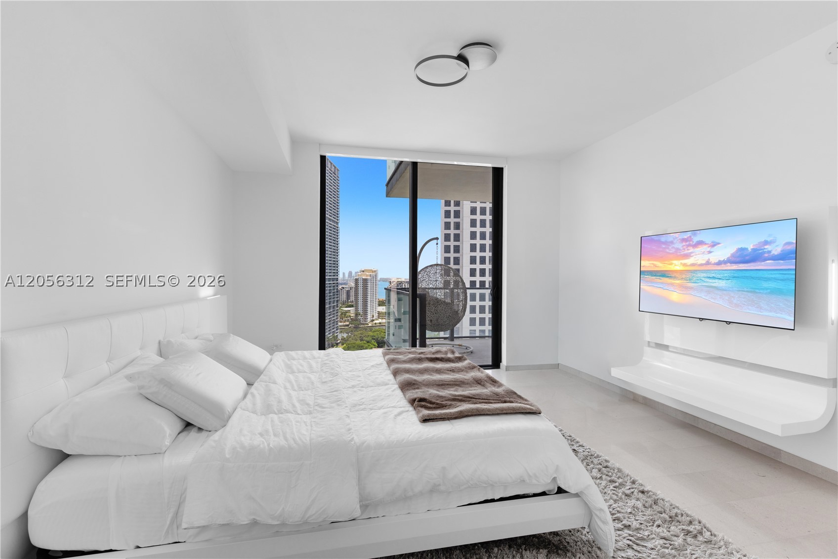 REACH CONDO - Residential
