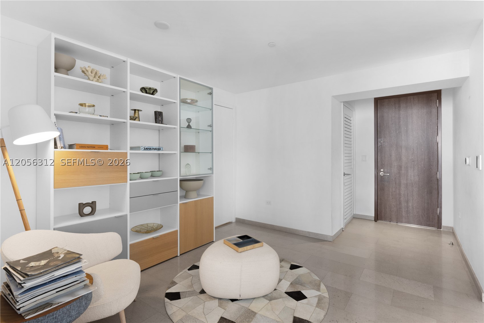 REACH CONDO - Residential