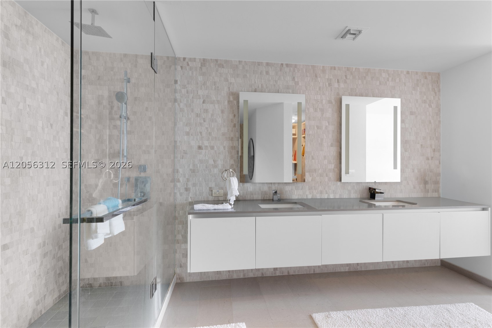 REACH CONDO - Residential