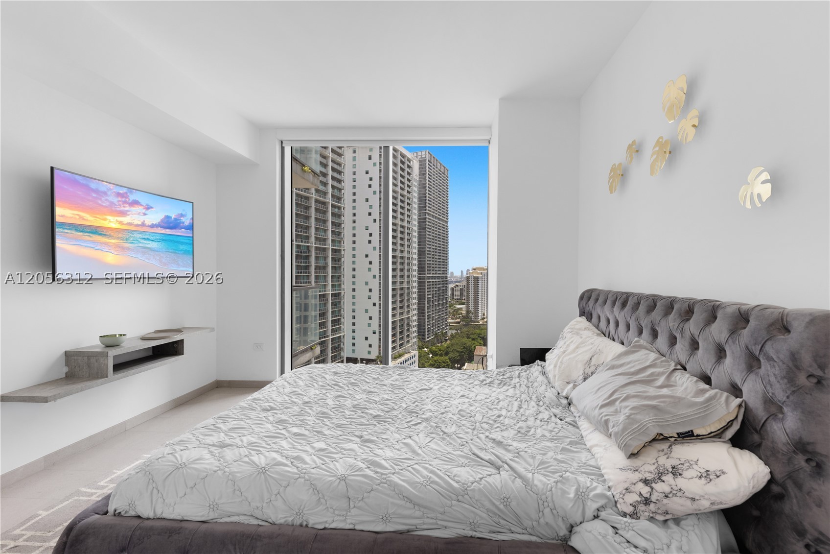 REACH CONDO - Residential