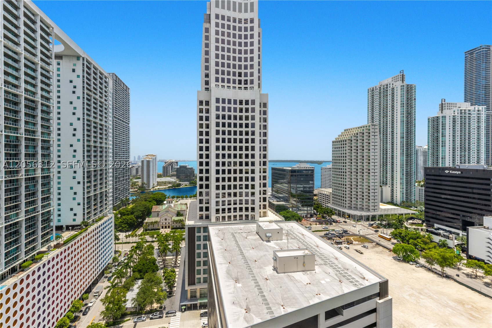 REACH CONDO - Residential
