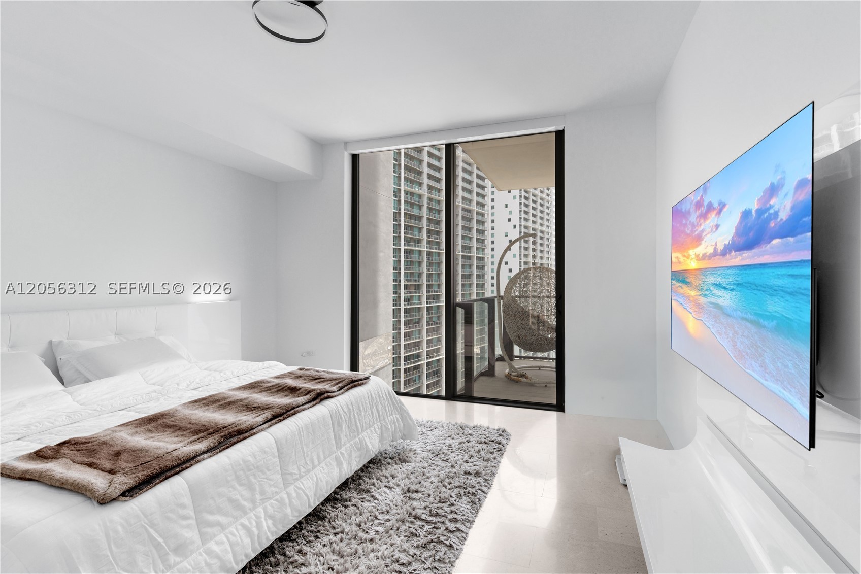 REACH CONDO - Residential