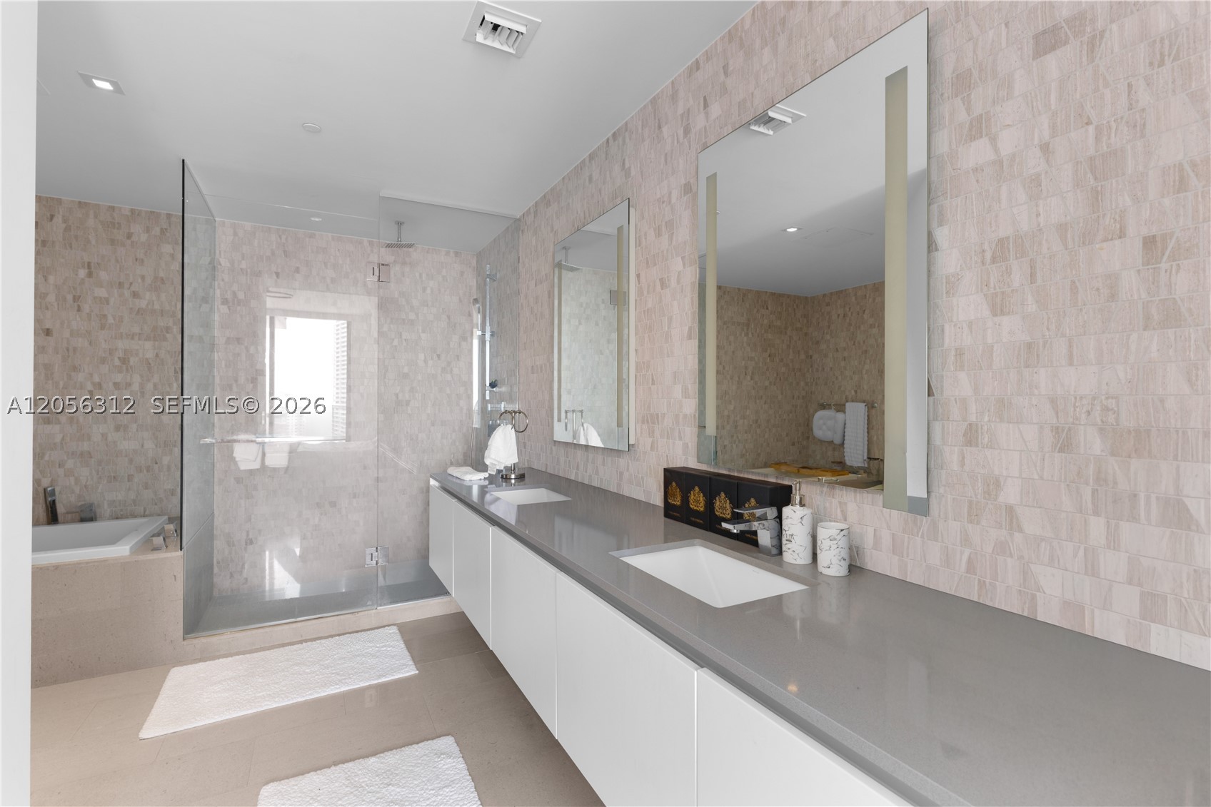 REACH CONDO - Residential