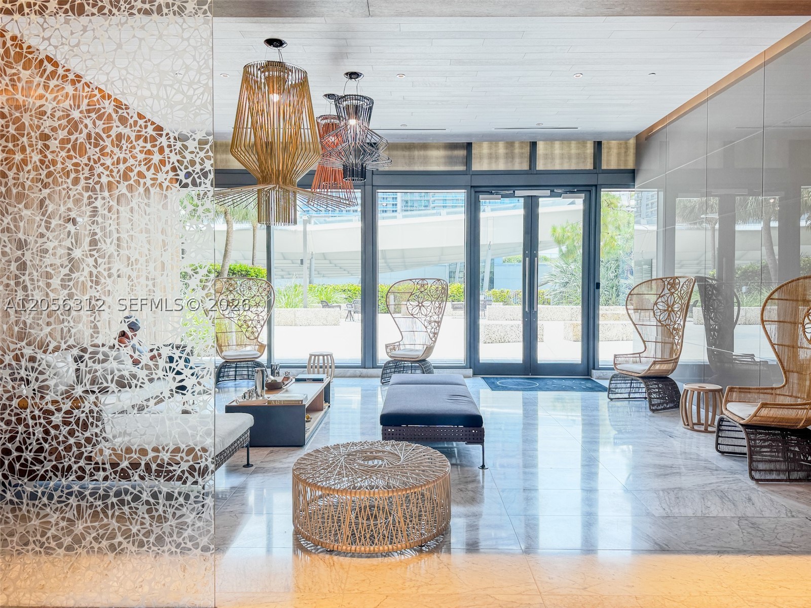 REACH CONDO - Residential