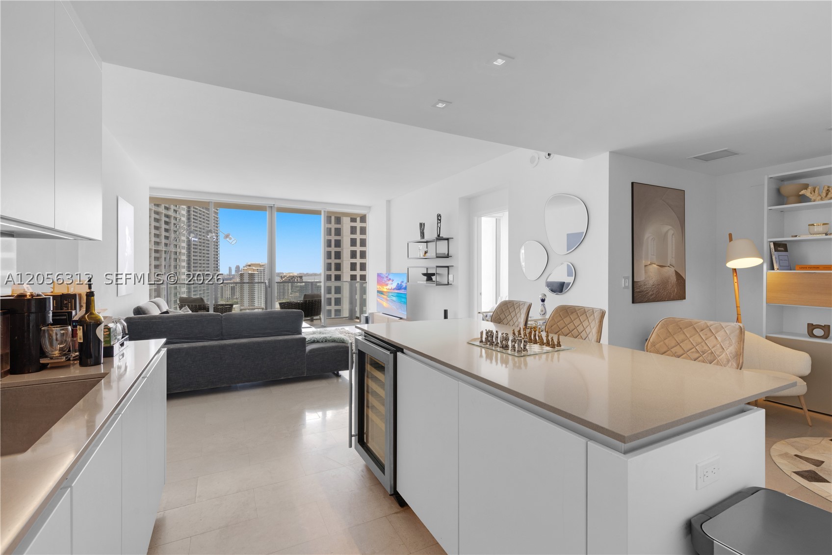 REACH CONDO - Residential