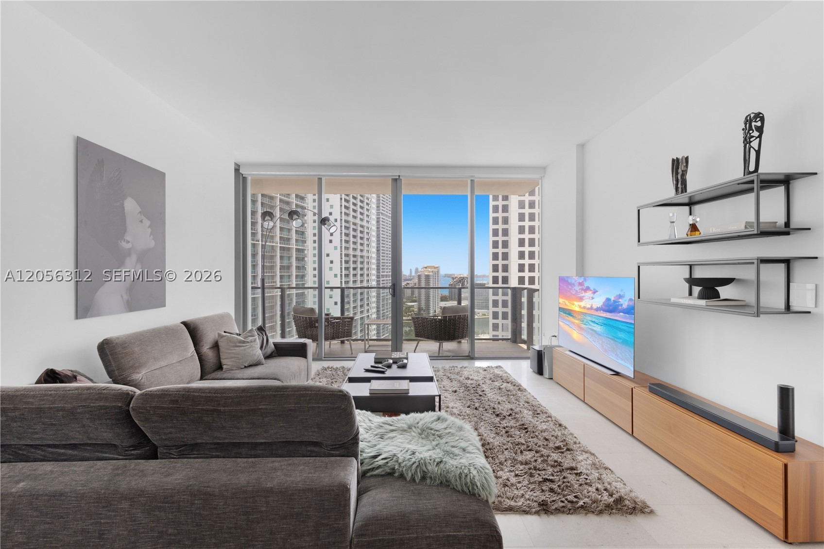 REACH CONDO - Residential