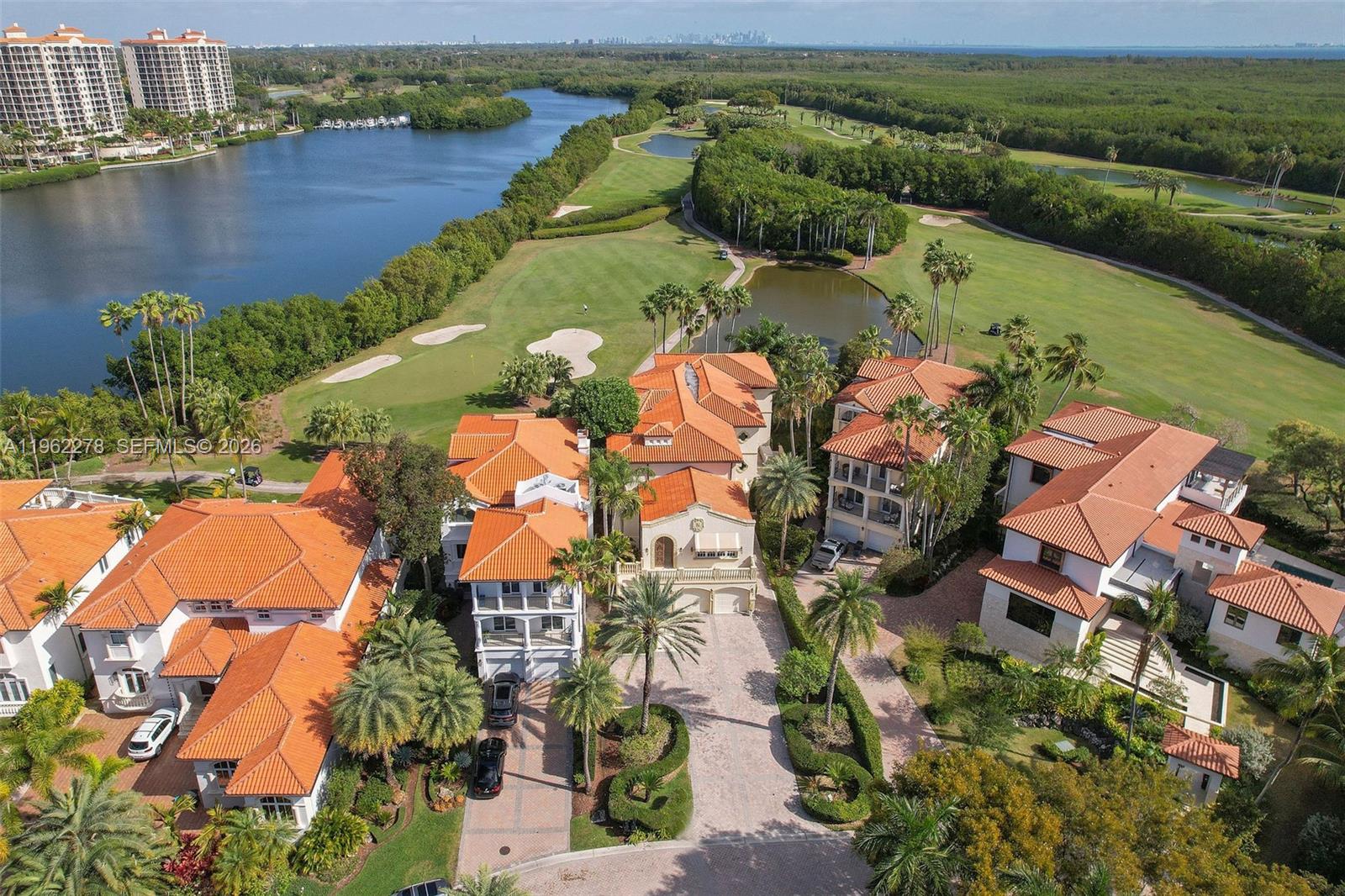 DEERING BAY VILLAS - Residential